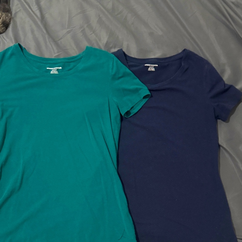 ✨Bundle Deal✨ Amazon Essentials Short Sleeve Tees – Size Small (2 for $12!)